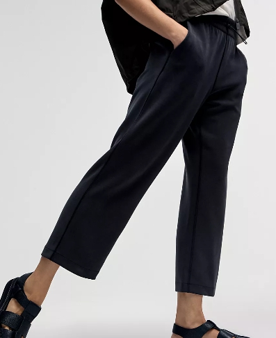 Softstreme High-Rise Straight-Leg Cropped Pant
