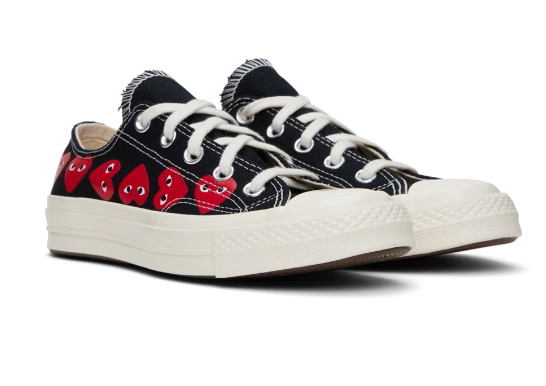 COMME des GARÇONS PLAY Beige Converse Edition Chuck 70 Multi Heart Sneakers