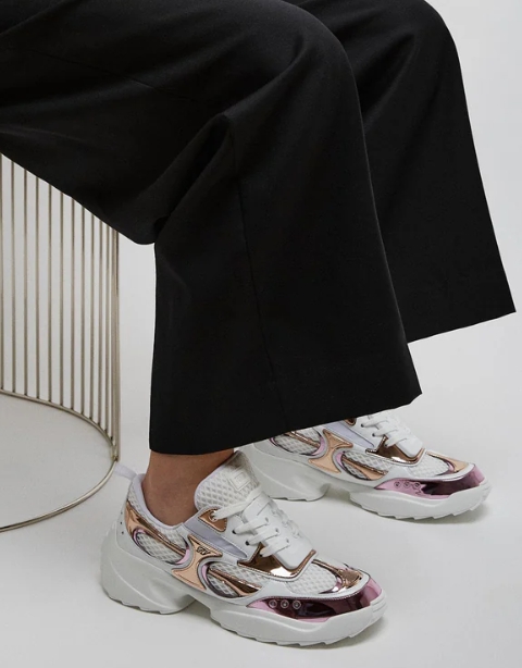 Roger Vivier Viv on the run platinum sneakers
