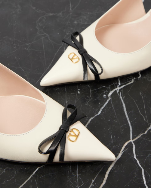 Valentino Garavani Bepointy 80 레더 슬링백 펌프스