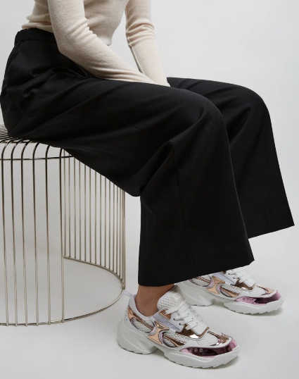 Roger Vivier Viv on the run platinum sneakers