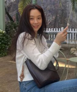 려원 루에브르 가방 253x300