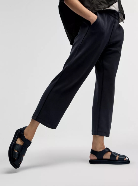 Softstreme High-RisStraight-Leg Cropped Pant