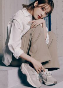 이유 214x300