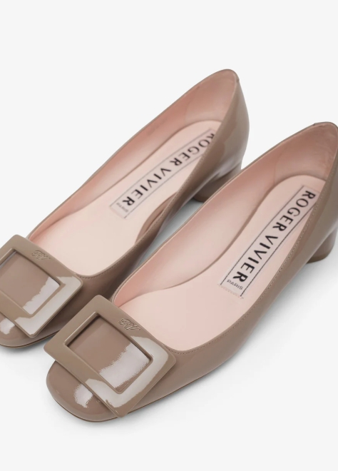 Roger Vivier Roundy 25 beige patent pumps