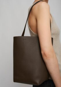 딥브라운 213x300