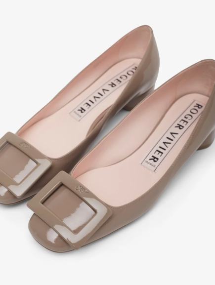 Roger Vivier Roundy 25 beige patent pumps