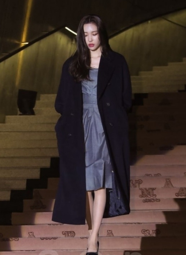 Max Mara 마담 더블 브레스티드 벨트 코트