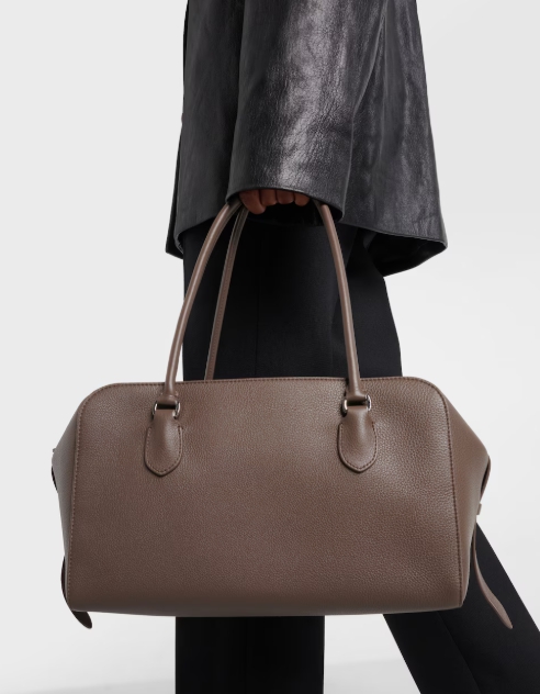 The Row E/W 레더 더플 백