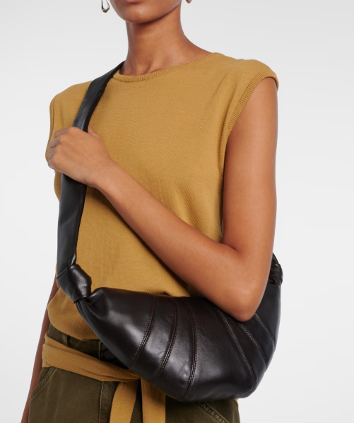 FTA - Lemaire Croissant 스몰 레더 숄더백 Dark Chocolate