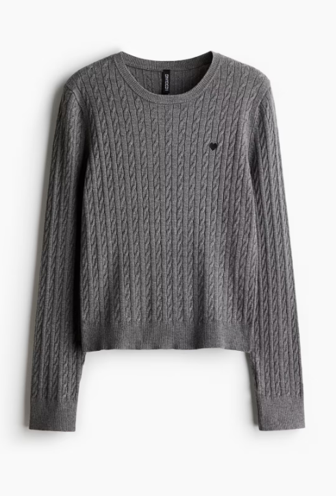 케이블 니트 스웨터