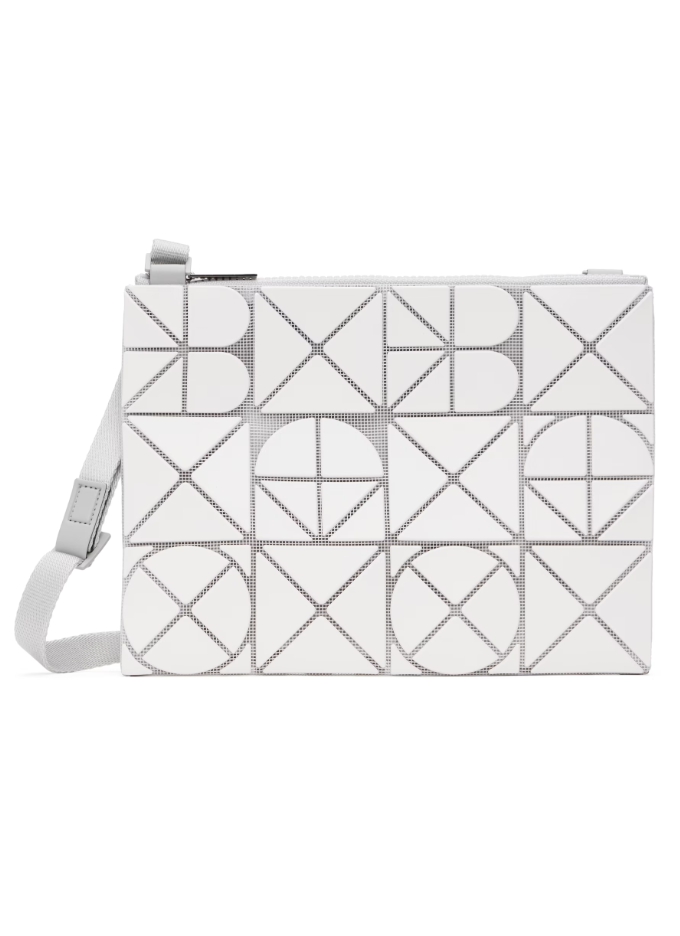 Bao Bao Issey Miyake 화이트 폰트 크로스 숄더백